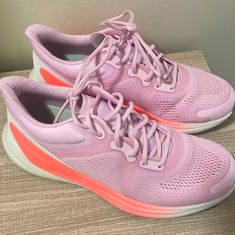 Lululemon Tennis Shoes, like new! Only worn once. TTS.